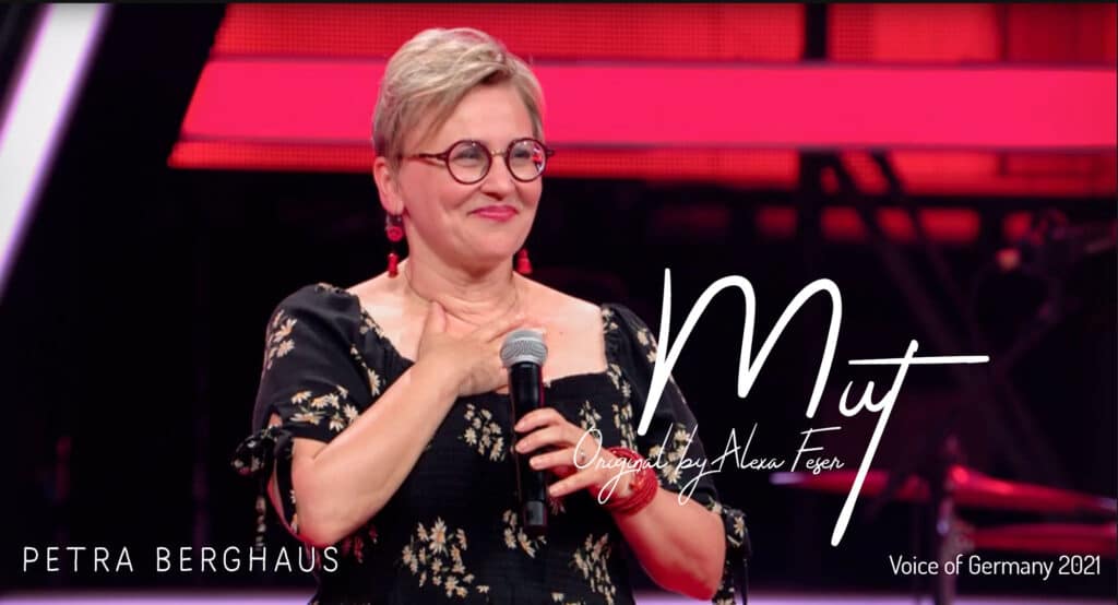 Petra Berghaus singt "Mut" bei The Voice of Germany